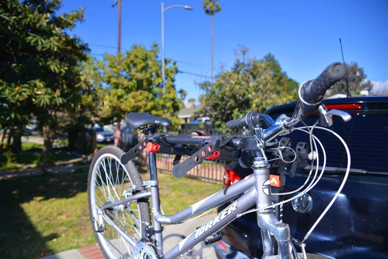 Crossbar for Transport on Step-Through Style Bikes